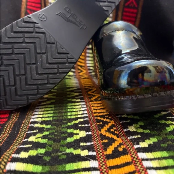 🖤💜💚NWOT Dansko Oil Slick  Clogs 💚💜🖤 - Picture 7 of 8